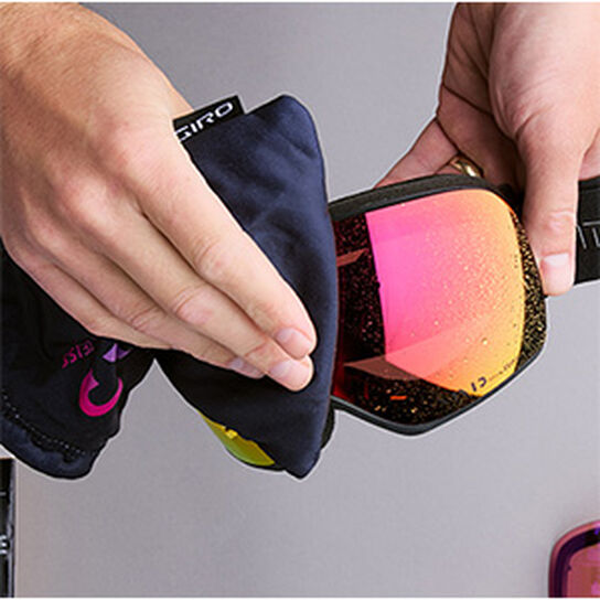 So reinigen Sie eine Schneebrille